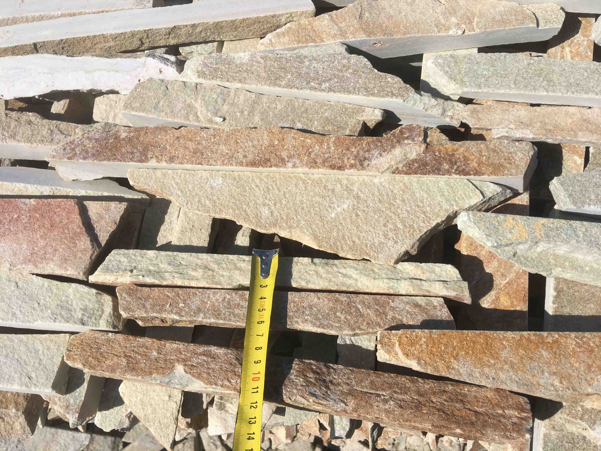 Горбушка златолит золотистый для облицовки купить в Кемеровской области