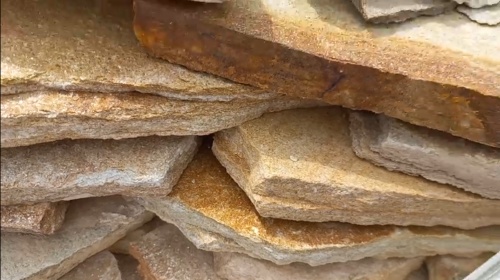 Плитняк златолит жёлтый золотистый для отмостки купить в Кемеровской области