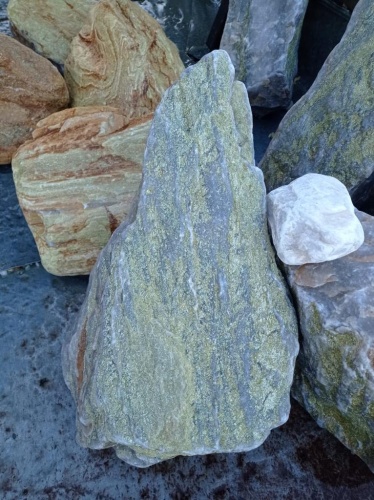 Златолит жёлтый, жёлто-зелёный глыбки и валуны для ланшафтного дизайна купить в Кемеровской области