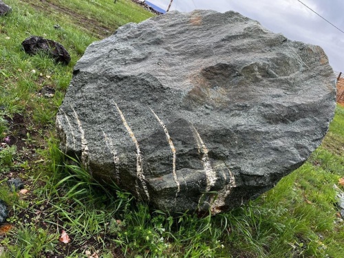 Гигантские зелёные валуны для ландшафтного дизайна весом более 5 тонн купить в Кемеровской области