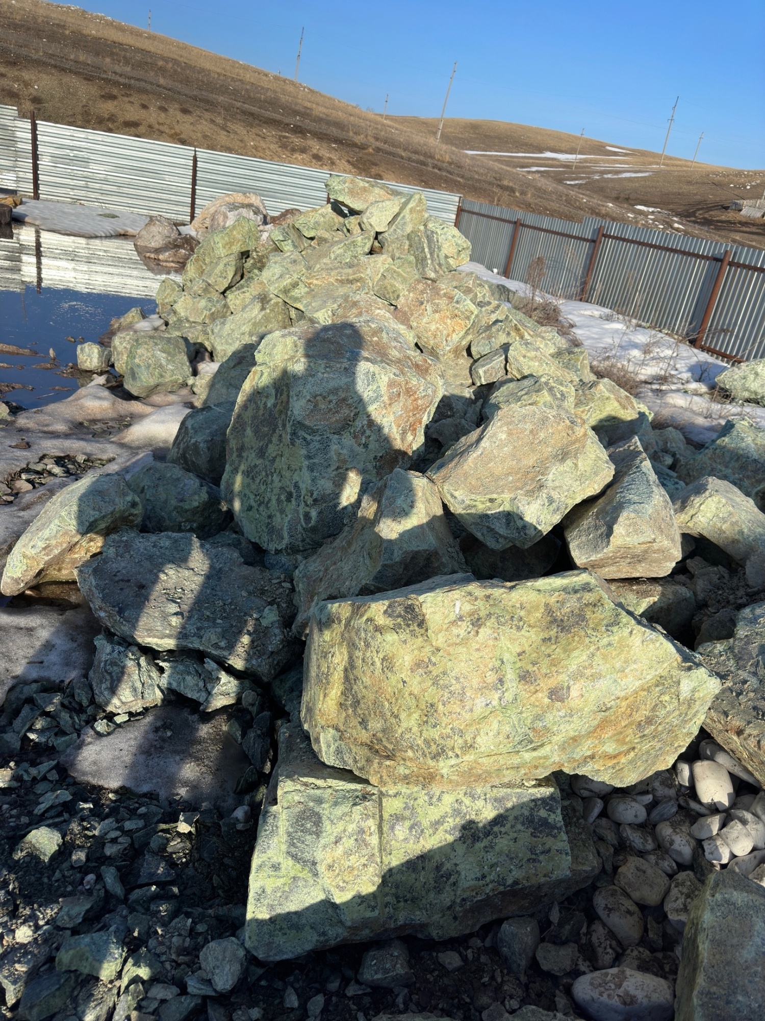 Камни для ландшафтного дизайна зелёные 10-60 килограмм купить в Кемеровской области