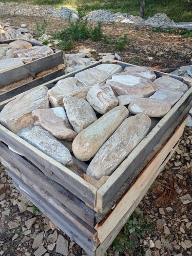 Златолит жёлтый, жёлто-зелёный глыбки и валуны для ланшафтного дизайна купить в Кемеровской области