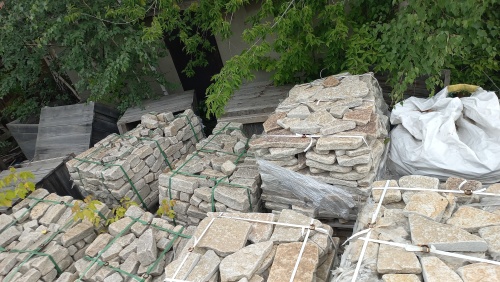 Плитняк гранитный галтованный купить в Кемеровской области