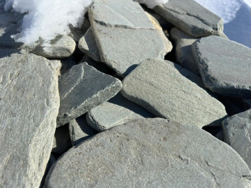 Плитняк златолит зелёный галтованный для фасада купить в Кемеровской области