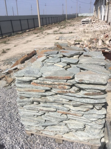 Златолит серебристый галтованный для лестниц купить в Кемеровской области