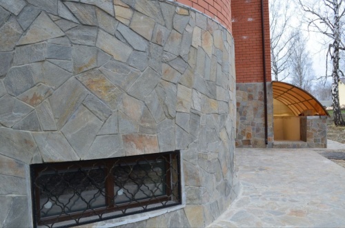 Плитняк златолит Уральский для цоколя, отмостки купить в Кемеровской области